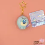 San-X Sumikko Gurashi Schlüsselanhänger Stofftiermaskottchen Eidechse Echse Tokage Blau Schmuckstein Karabinerhaken Sternenform Gold Japan Kawaii Magical hanging stuffed toy (lizard)