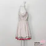 Liz Lisa Kleid Kariert Rosa Weiß Erdbeeren Häkelborte Spitze Bestickt Schulterfrei Zierknöpfe Japan Kawaii gingham strawberry one-piece pink