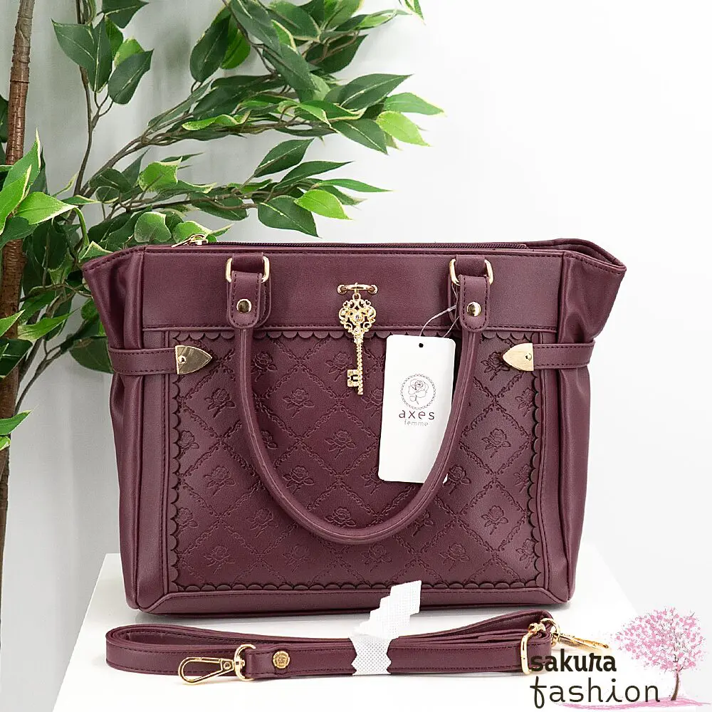 Axes Femme Handtasche groß weinrot bestickt Rosenmuster gold Schlüsseldetail Metall Japan Kawaii Feminin rose design bag with key wine red