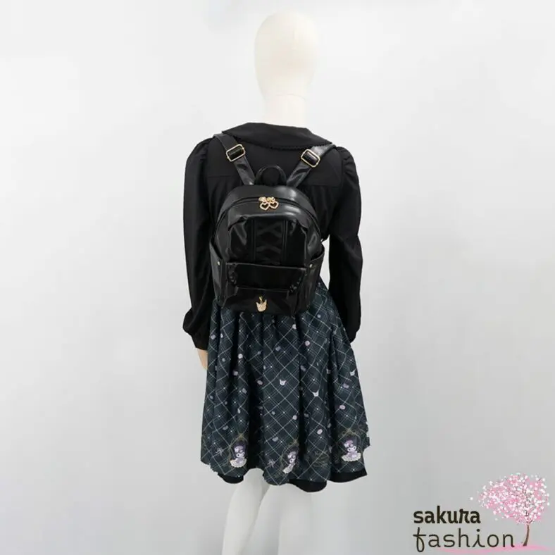 axes femme POETIQUE Kunstlederrucksack Schwarz Mittelgroß Spitze Schnürung Schleife Sanrio Kuromi Metallanhänger Gold Japan Kawaii Feminin kuromi bagpack with charm