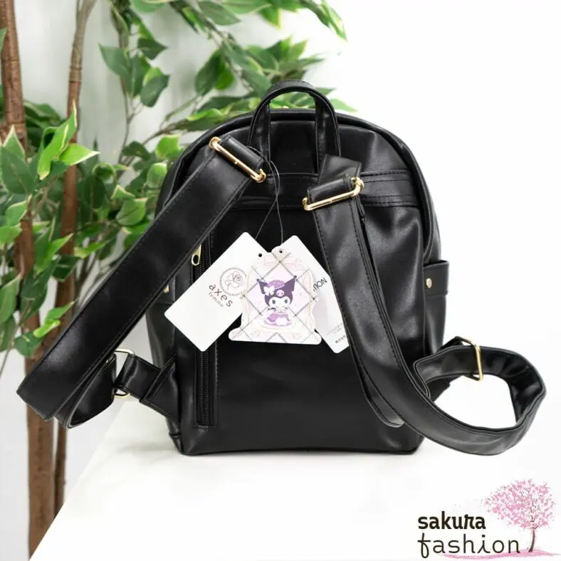 axes femme POETIQUE Kunstlederrucksack Schwarz Mittelgroß Spitze Schnürung Schleife Sanrio Kuromi Metallanhänger Gold Japan Kawaii Feminin kuromi bagpack with charm