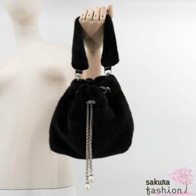 Axes Femme Handtasche Kunstpelztasche Weich Flauschig Weich Schwarz Ketteneinsatz Silber Perlendetail Umhängetasche Japan Kawaii feminin chain use fur bag black