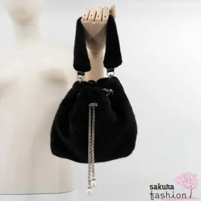 Axes Femme Handtasche Kunstpelztasche Weich Flauschig Weich Schwarz Ketteneinsatz Silber Perlendetail Umhängetasche Japan Kawaii feminin chain use fur bag black