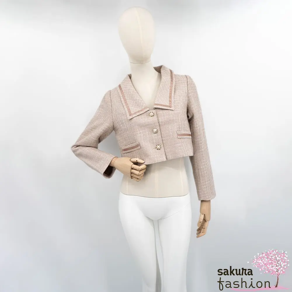 Axes Femme Poetique Tweed Jacke Kurz Rosa Satinstoffdetails Perlenknöpfe Gold Knopfleiste Kragen V-Ausschnitt Stoffjacke Weich Leicht Japan Kawaii Feminin tweed short jacket pink
