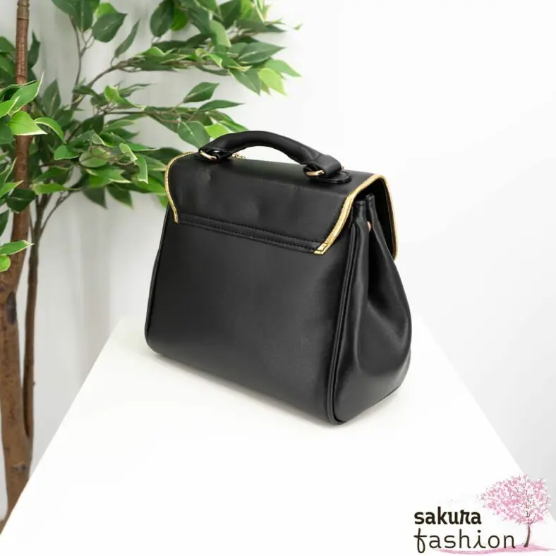 Axes Femme flache Handtasche Kunstleder Orientalischer Stil Schwarz goldfarben Kette Anhänger Logo Umhängetasche Schultertasche Elegant Japan Kawaii Feminin oriental style charm bag black