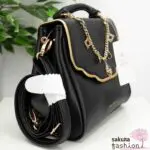 Axes Femme flache Handtasche Kunstleder Orientalischer Stil Schwarz goldfarben Kette Anhänger Logo Umhängetasche Schultertasche Elegant Japan Kawaii Feminin oriental style charm bag black