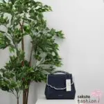 Axes Femme flache Handtasche Kunstleder Orientalischer Stil Marineblau silberfarben Kette Anhänger Logo Umhängetasche Schultertasche Elegant Japan Kawaii Feminin oriental style charm bag navy blue