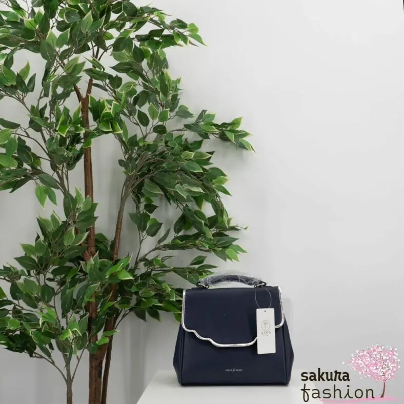 Axes Femme flache Handtasche Kunstleder Orientalischer Stil Marineblau silberfarben Kette Anhänger Logo Umhängetasche Schultertasche Elegant Japan Kawaii Feminin oriental style charm bag navy blue