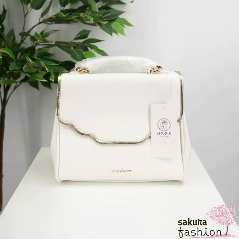 Axes Femme flache Handtasche Kunstleder Orientalischer Stil Weiß goldfarben Kette Anhänger Logo Umhängetasche Schultertasche Elegant Japan Kawaii Feminin oriental style charm bag white