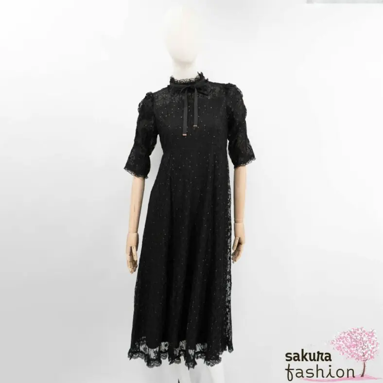 Rojita Maxikleid Lang Schwarz Spitzenkleid Glitzereffekt Floral Halbarm Ärmelraffung Federbustier Kragenschleife Japan Kawaii Feminin lace long dress black