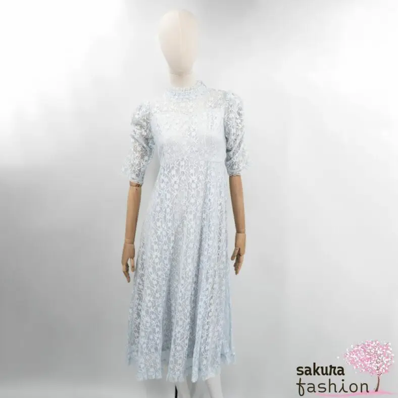 Rojita Maxikleid Lang Hellblau Spitzenkleid Glitzereffekt Floral Halbarm Ärmelraffung Federbustier Kragenschleife Japan Kawaii Feminin lace long dress saxe blue