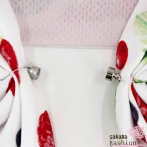 Axes Femme Small scarf white cooling effect fruit pattern fruit motif magnetic closure Fashionable Japan Kawaii Feminine Accessory fruits pattern cooling scarf white
