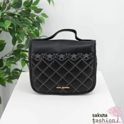 Axes Femme Tasche Aufhängetasche Schwarz Gesteppt Rosenverzierung Japan Kawaii Feminin rose quilting hanging pouch black